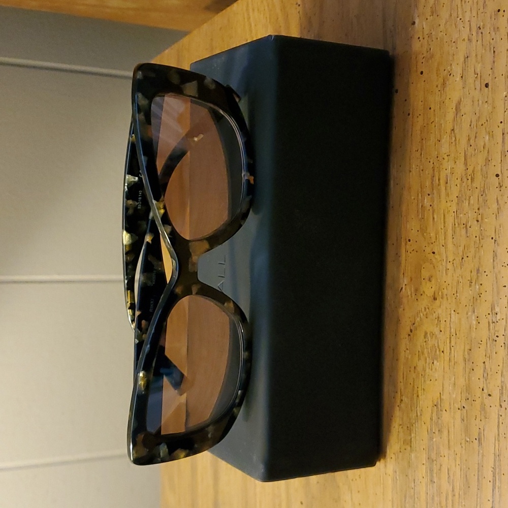 Kendall+Kylie Sunglasses